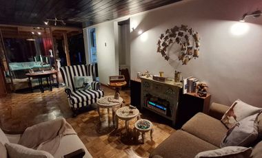 Inigualable casa con excelente patio y áreas verdes