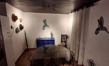 Inigualable casa con excelente patio y áreas verdes