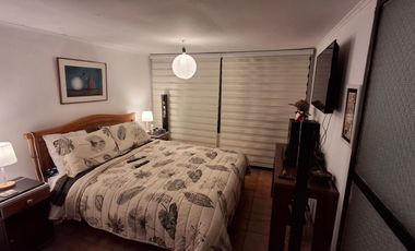 Inigualable casa con excelente patio y áreas verdes