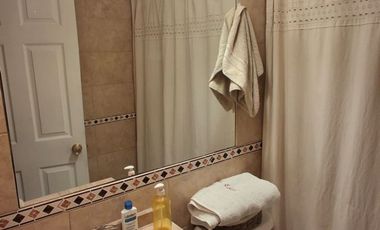 Inigualable casa con excelente patio y áreas verdes