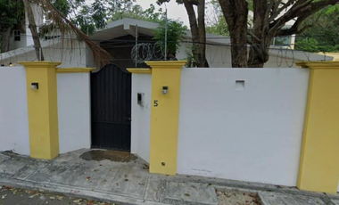 ¡PRECIOSA CASA CON ALBERCA PRIVADA EN CANCÚN!