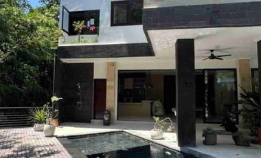 *‼️TURUN HARGA‼️*

*DIJUAL VILLA KETEWEL*

*River Front and Sea View*
(Visibility of Nusa Penida and Nusa Lembongan island from rooftop