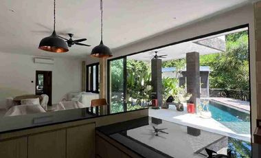 *‼️TURUN HARGA‼️*

*DIJUAL VILLA KETEWEL*

*River Front and Sea View*
(Visibility of Nusa Penida and Nusa Lembongan island from rooftop