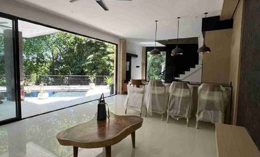 *‼️TURUN HARGA‼️*

*DIJUAL VILLA KETEWEL*

*River Front and Sea View*
(Visibility of Nusa Penida and Nusa Lembongan island from rooftop