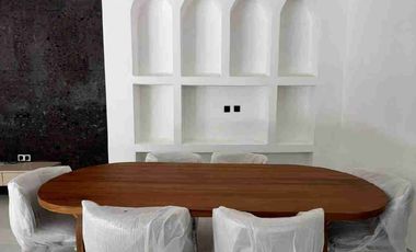 *‼️TURUN HARGA‼️*

*DIJUAL VILLA KETEWEL*

*River Front and Sea View*
(Visibility of Nusa Penida and Nusa Lembongan island from rooftop