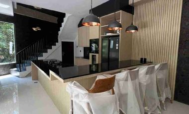 *‼️TURUN HARGA‼️*

*DIJUAL VILLA KETEWEL*

*River Front and Sea View*
(Visibility of Nusa Penida and Nusa Lembongan island from rooftop