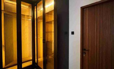 *‼️TURUN HARGA‼️*

*DIJUAL VILLA KETEWEL*

*River Front and Sea View*
(Visibility of Nusa Penida and Nusa Lembongan island from rooftop