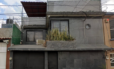 ¡HERMOSA CASA EN VILLA DE LAS FLORES COACALCO!