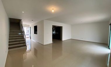 Casa en Renta en Cumbres Elite, Sector Aves, Cima del Bosque