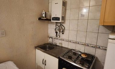 ARRIENDO EN REÑACA 1 DORMITORIO 1 BAÑO CABAÑA