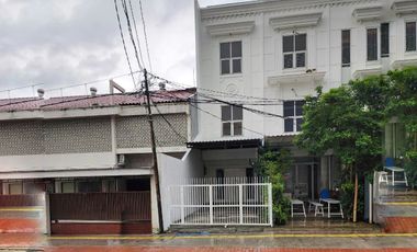 Ruko Strategis di Tebet Utara, Cocok untuk Kantor, 2 Akses Mobil, Lokasi Premium untuk Bisnis Anda