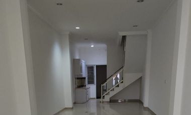 Ruko Strategis di Tebet Utara, Cocok untuk Kantor, 2 Akses Mobil, Lokasi Premium untuk Bisnis Anda