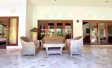 villa nusa dua mumbu,l villa luas cluster one gate