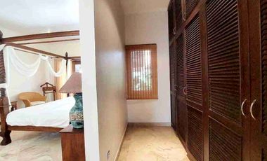 villa nusa dua mumbu,l villa luas cluster one gate