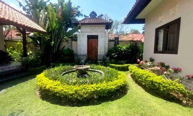 villa nusa dua mumbu,l villa luas cluster one gate