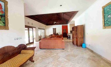 villa nusa dua mumbu,l villa luas cluster one gate