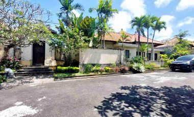 villa nusa dua mumbu,l villa luas cluster one gate