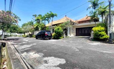 villa nusa dua mumbu,l villa luas cluster one gate