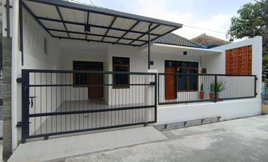Rumah CANTIK AESTETIK di Soekarno Hatta MARGAHAYU RAYA METRO MIM MTC Bandung dijual MURAH Banget