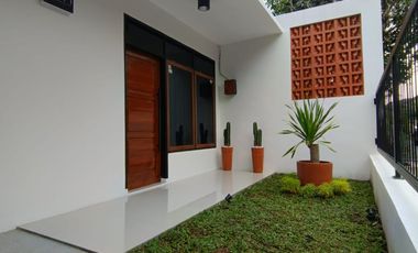 Rumah CANTIK AESTETIK di Soekarno Hatta MARGAHAYU RAYA METRO MIM MTC Bandung dijual MURAH Banget