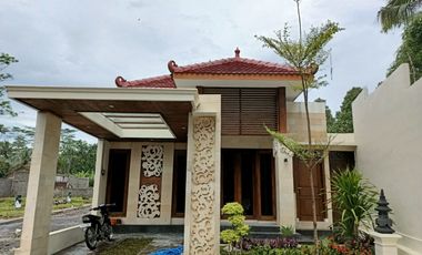 RUMAH CANTIK DAN ELEGAN DI MERTOYUDAN DEKAT SEKOLAH TARUNA