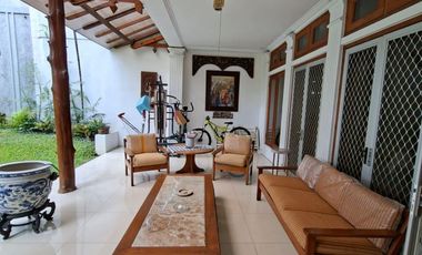 Rumah dijual Cipete Raya Kebayoran Baru Jaksel Bagus Buat Usaha Resto dll. Halaman Luas