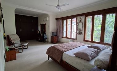 Rumah dijual Cipete Raya Kebayoran Baru Jaksel Bagus Buat Usaha Resto dll. Halaman Luas