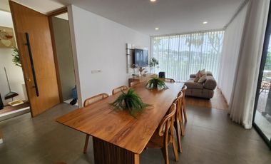 Dijual Cepat Villa Cantik 2 Lantai View Kota Bandung di Dago Village