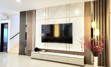 rumah mewah golf island pik ,fully furnish interior, uk:10x25m2 disewakan !!!