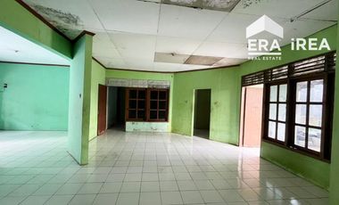 DIJUAL RUMAH DI SOLO DEKAT PASAR NUSUKAN
