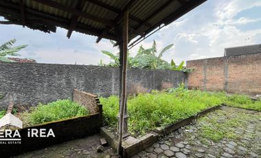 DIJUAL RUMAH DI SOLO DEKAT PASAR NUSUKAN