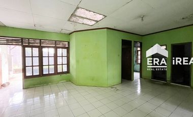 DIJUAL RUMAH DI SOLO DEKAT PASAR NUSUKAN