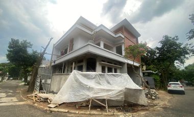 RUMAH HOOK MEWAH DENGAN DESAIN MODERN MINIMALIS DI KENCANA LOKA BSD