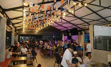 Turnkey Business! Over Contract Restaurant 8.5 Years Left – Ready to Continue!