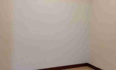 DISEWAKAN RUMAH RAPIH SIAP HUNI DI CLUSTER ALAM SUTERA TANGGERANG SELATAN