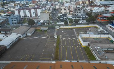 ARRIENDO LOTE CON CONSTRUCCIONES EN LA SEIS DE DICIEMBRE Y FRESNOS AL NORTE DE QUITO CERCA AL SANTA MARIA SOLCA CUARTEL RUMIÑAHUI