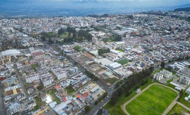 ARRIENDO LOTE CON CONSTRUCCIONES EN LA SEIS DE DICIEMBRE Y FRESNOS AL NORTE DE QUITO CERCA AL SANTA MARIA SOLCA CUARTEL RUMIÑAHUI