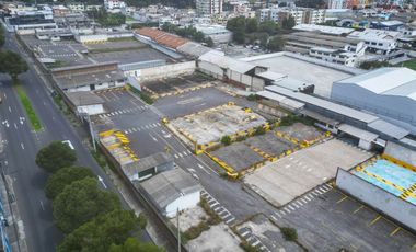 ARRIENDO LOTE CON CONSTRUCCIONES EN LA SEIS DE DICIEMBRE Y FRESNOS AL NORTE DE QUITO CERCA AL SANTA MARIA SOLCA CUARTEL RUMIÑAHUI