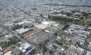 ARRIENDO LOTE CON CONSTRUCCIONES EN LA SEIS DE DICIEMBRE Y FRESNOS AL NORTE DE QUITO CERCA AL SANTA MARIA SOLCA CUARTEL RUMIÑAHUI