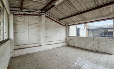 ARRIENDO LOTE CON CONSTRUCCIONES EN LA SEIS DE DICIEMBRE Y FRESNOS AL NORTE DE QUITO CERCA AL SANTA MARIA SOLCA CUARTEL RUMIÑAHUI