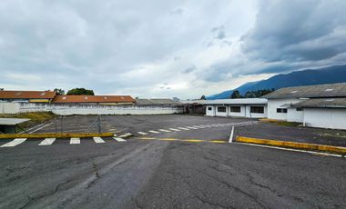 ARRIENDO LOTE CON CONSTRUCCIONES EN LA SEIS DE DICIEMBRE Y FRESNOS AL NORTE DE QUITO CERCA AL SANTA MARIA SOLCA CUARTEL RUMIÑAHUI