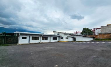 ARRIENDO LOTE CON CONSTRUCCIONES EN LA SEIS DE DICIEMBRE Y FRESNOS AL NORTE DE QUITO CERCA AL SANTA MARIA SOLCA CUARTEL RUMIÑAHUI