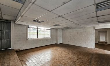 ARRIENDO LOTE CON CONSTRUCCIONES EN LA SEIS DE DICIEMBRE Y FRESNOS AL NORTE DE QUITO CERCA AL SANTA MARIA SOLCA CUARTEL RUMIÑAHUI