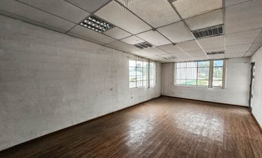 ARRIENDO LOTE CON CONSTRUCCIONES EN LA SEIS DE DICIEMBRE Y FRESNOS AL NORTE DE QUITO CERCA AL SANTA MARIA SOLCA CUARTEL RUMIÑAHUI