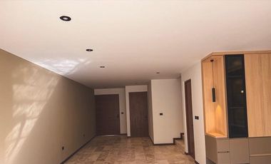 Excelente casa en venta en San Angel V