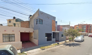 Casa en Venta Jardines de Santa Isabel Guadalajara Adjudicada