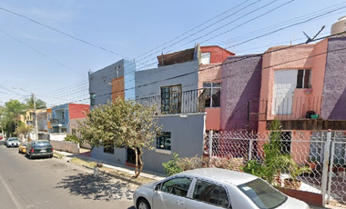 Casa en Venta Jardines de Santa Isabel Guadalajara Adjudicada
