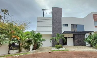 Casa en Renta en Cancún doble  Terreno en Residencial Arbolada