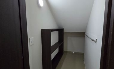 Renta amplia casa seminueva en La Calera