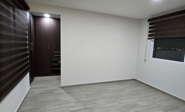 Renta amplia casa seminueva en La Calera